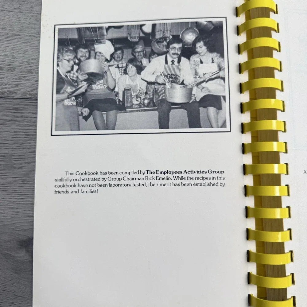 Williamsburg Hospitality & Neighbor To Neighbor Governor's Fare Lot 2 Cookbooks